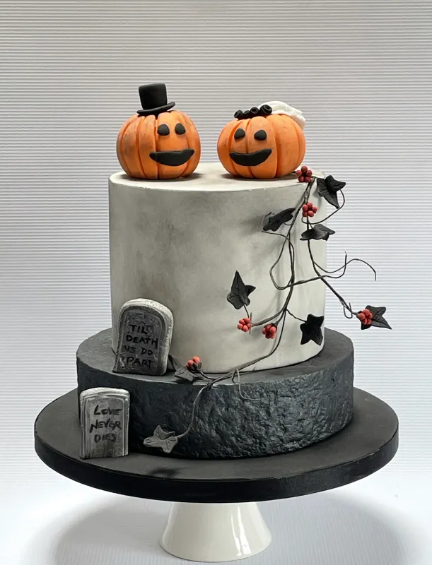 halloween-celebration-cake
