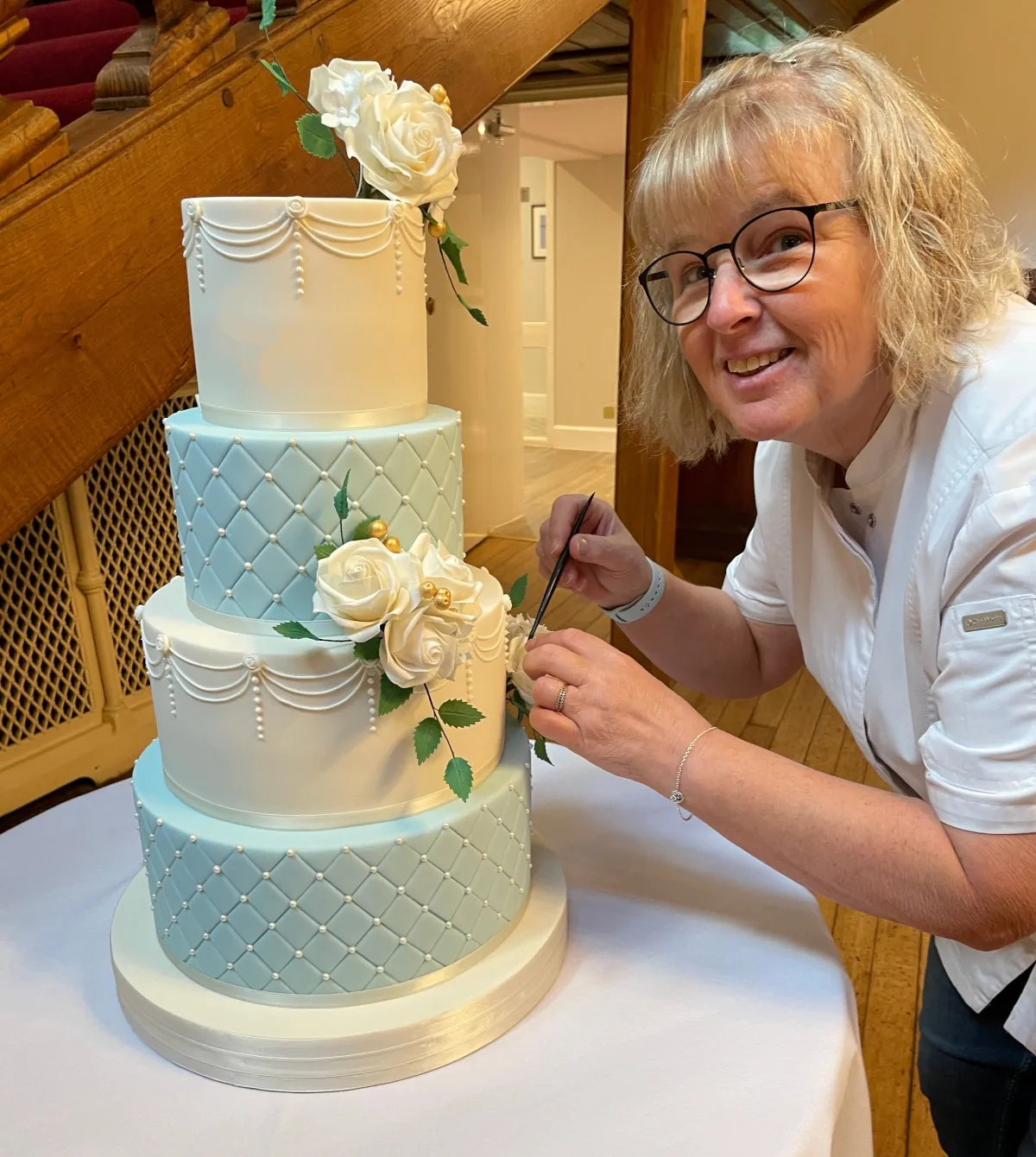 carol smith award winning caker designer - the wedding lounge